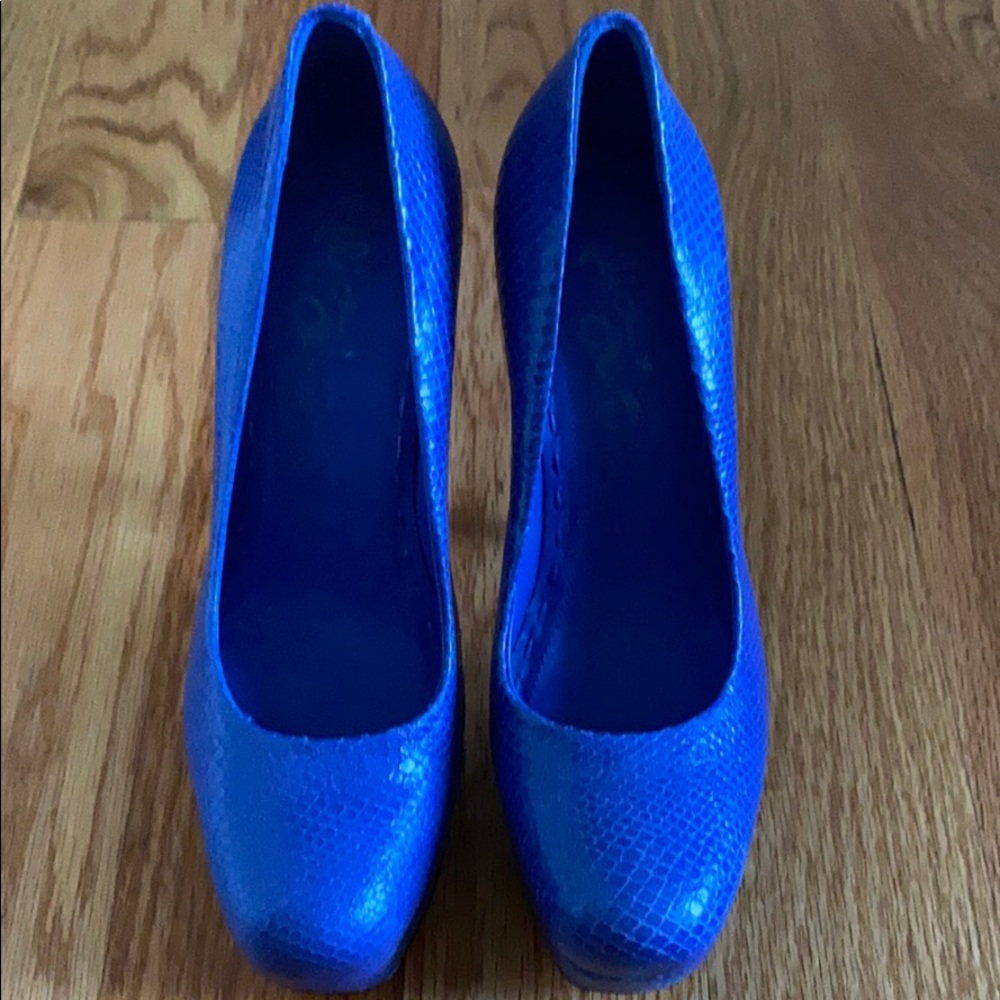 Alice + Olivia blue heels